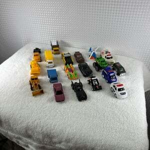 Lot of 22 Vintage Toy Cars & Trucks